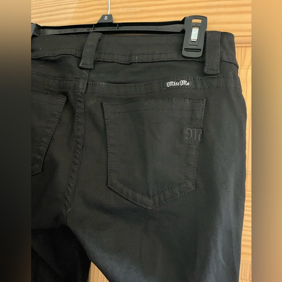 Miss Me Mid Rise Skinny Black Pants Size 30 - Picture 6 of 10